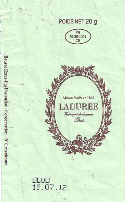 Ladurée maison fondée en 1862 fabricant de douceurs Paris beurre extra-fin pasteurisé 20g FR 79.354.001 CE Poitou-Charentes France